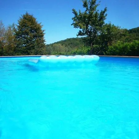 A Bossolasco Con Piscina Hébergement de vacances *