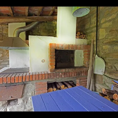Hébergement de vacances A Bossolasco Con Piscina Niella Belbo