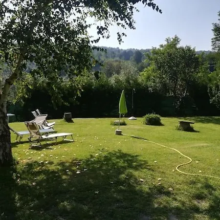 A Bossolasco Con Piscina Hébergement de vacances
