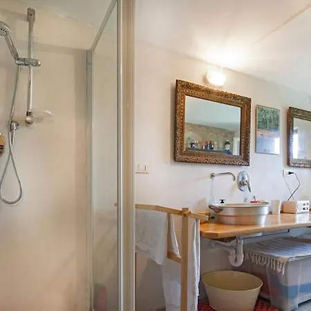 A Bossolasco Con Piscina Hébergement de vacances *