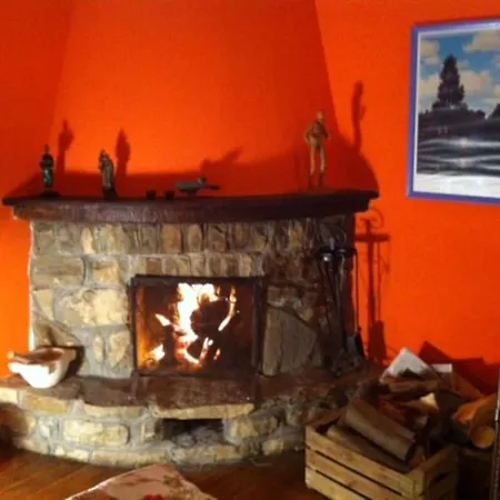 A Bossolasco Con Piscina بيت للعطل