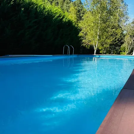 A Bossolasco Con Piscina Hébergement de vacances